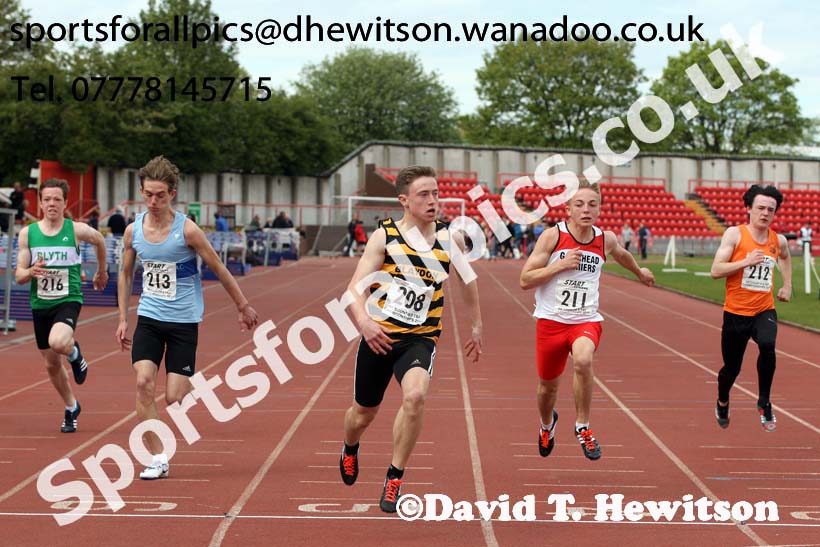 Boys under-15s 100 metres, North Eastern Champs, Gateshead Stadium. Photo: David T. Hewitson/Sports for All Pics